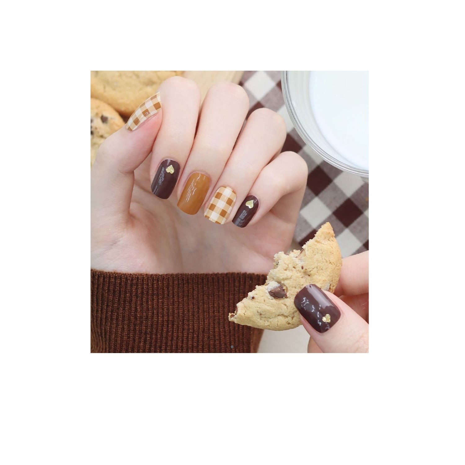 GLOSSY BLOSSOM GEL NAIL STRIPS BRANDY 1