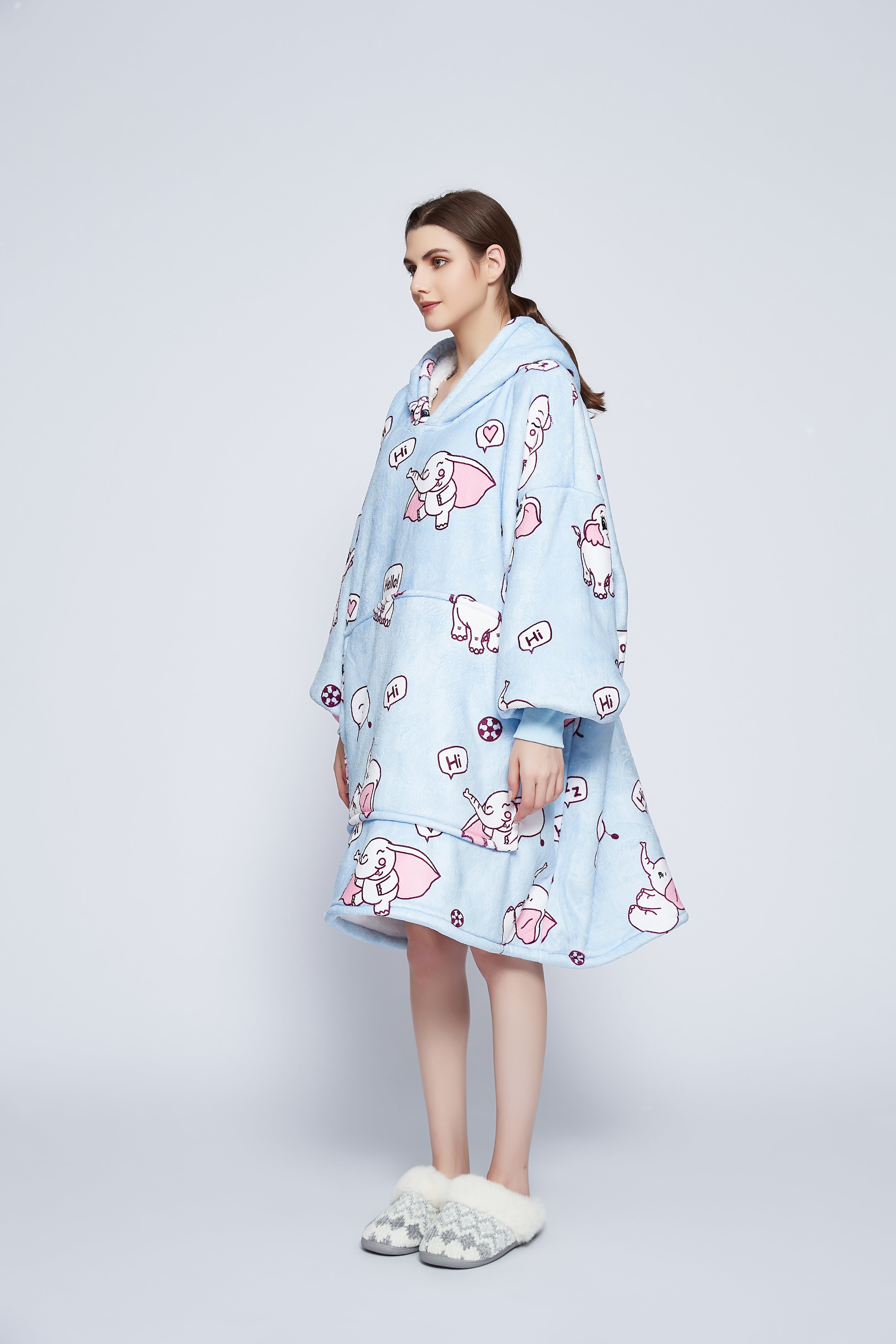 Beauty Mall Kosegenser I Flanell – Lyseblå Med Elefantmønster